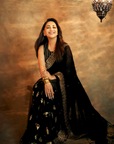 Black Potters Touch Crushed Saree